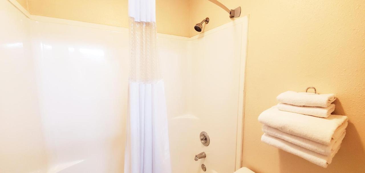 Westlake Inn 斯特拉斯莫尔 外观 照片